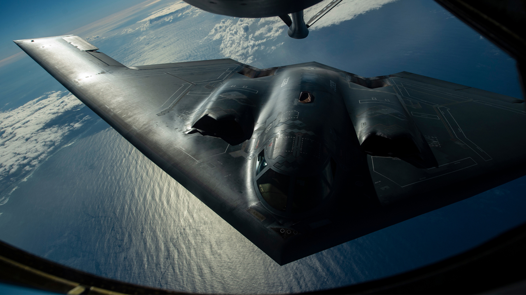 aircraft refueling B-2