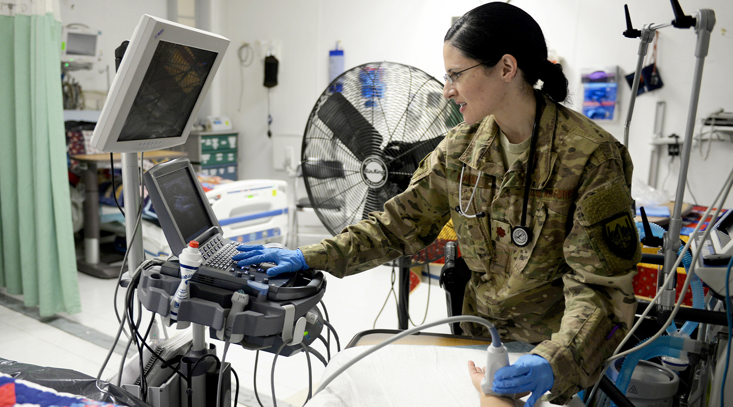 INTERNIST TESTING A PATIENT