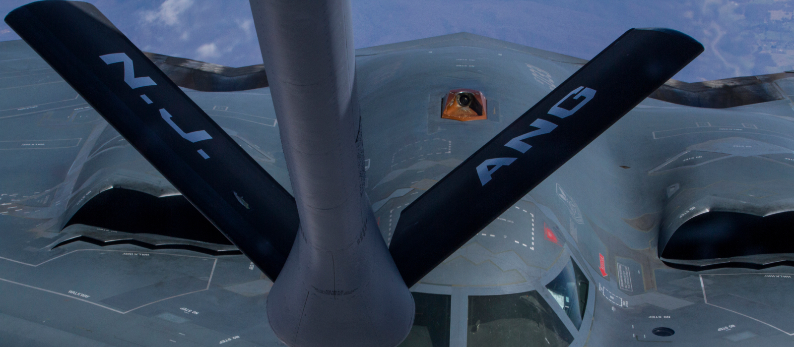 Stealth bomber being refueled