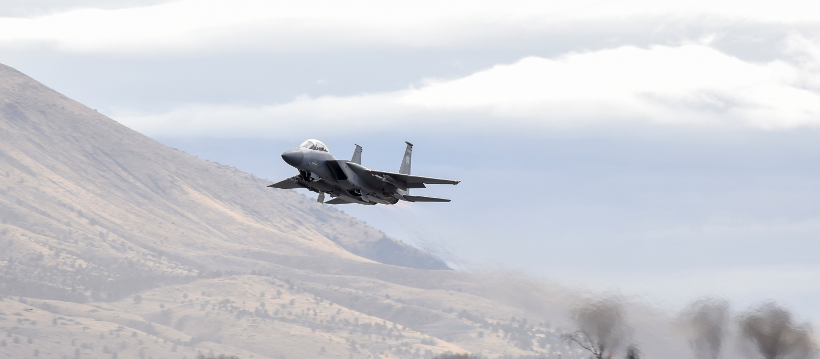 Air National Guard jet landing in Oregon 